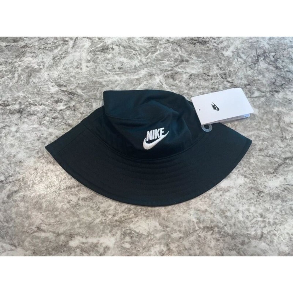 Nike kids bucket hat NWT